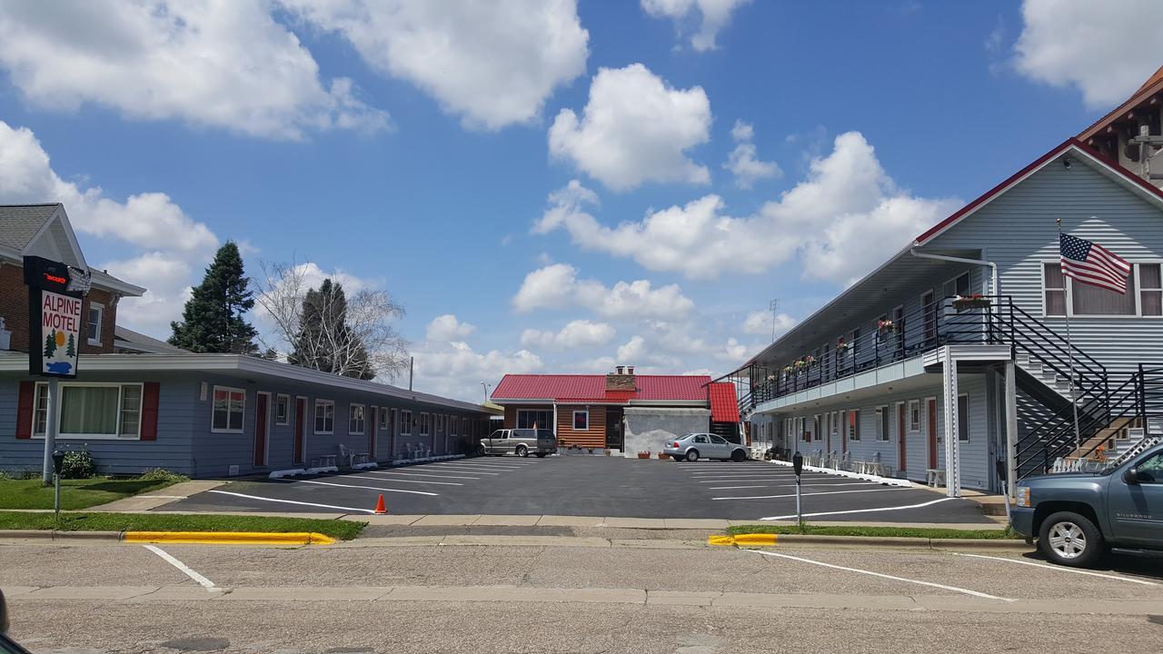 Alpine Motel In Heart Of Wisconsin Dells Downtown. Εξωτερικό φωτογραφία