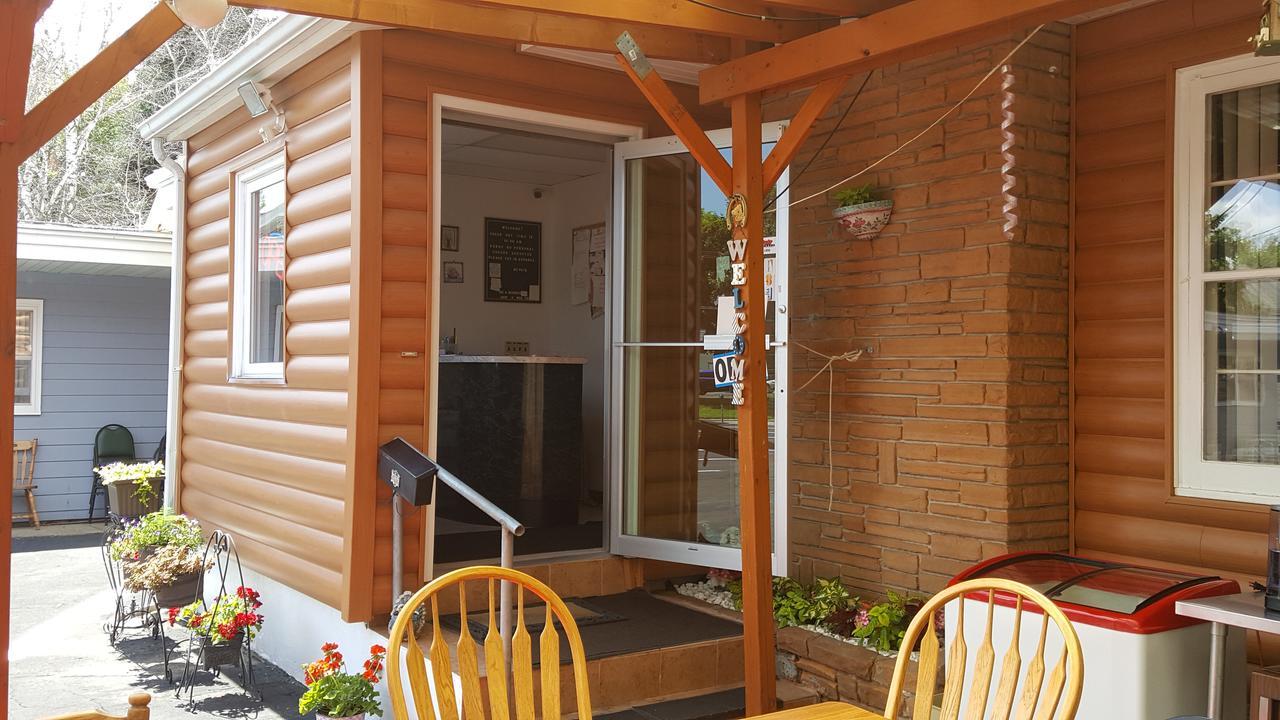 Alpine Motel In Heart Of Wisconsin Dells Downtown. Εξωτερικό φωτογραφία