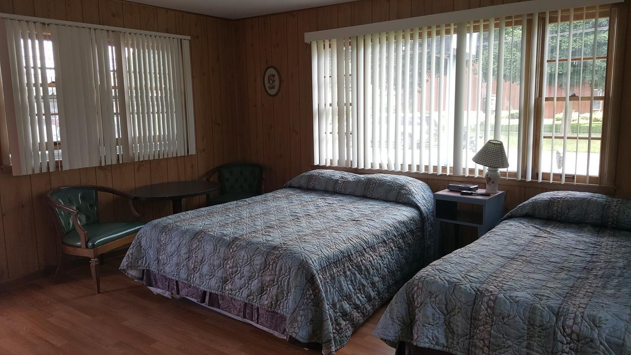Alpine Motel In Heart Of Wisconsin Dells Downtown. Εξωτερικό φωτογραφία
