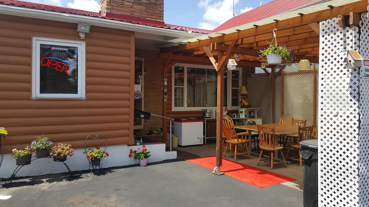 Alpine Motel In Heart Of Wisconsin Dells Downtown. Εξωτερικό φωτογραφία