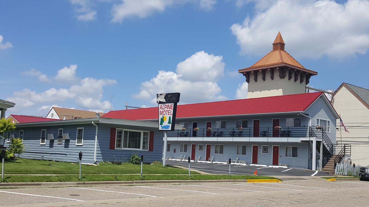Alpine Motel In Heart Of Wisconsin Dells Downtown. Εξωτερικό φωτογραφία