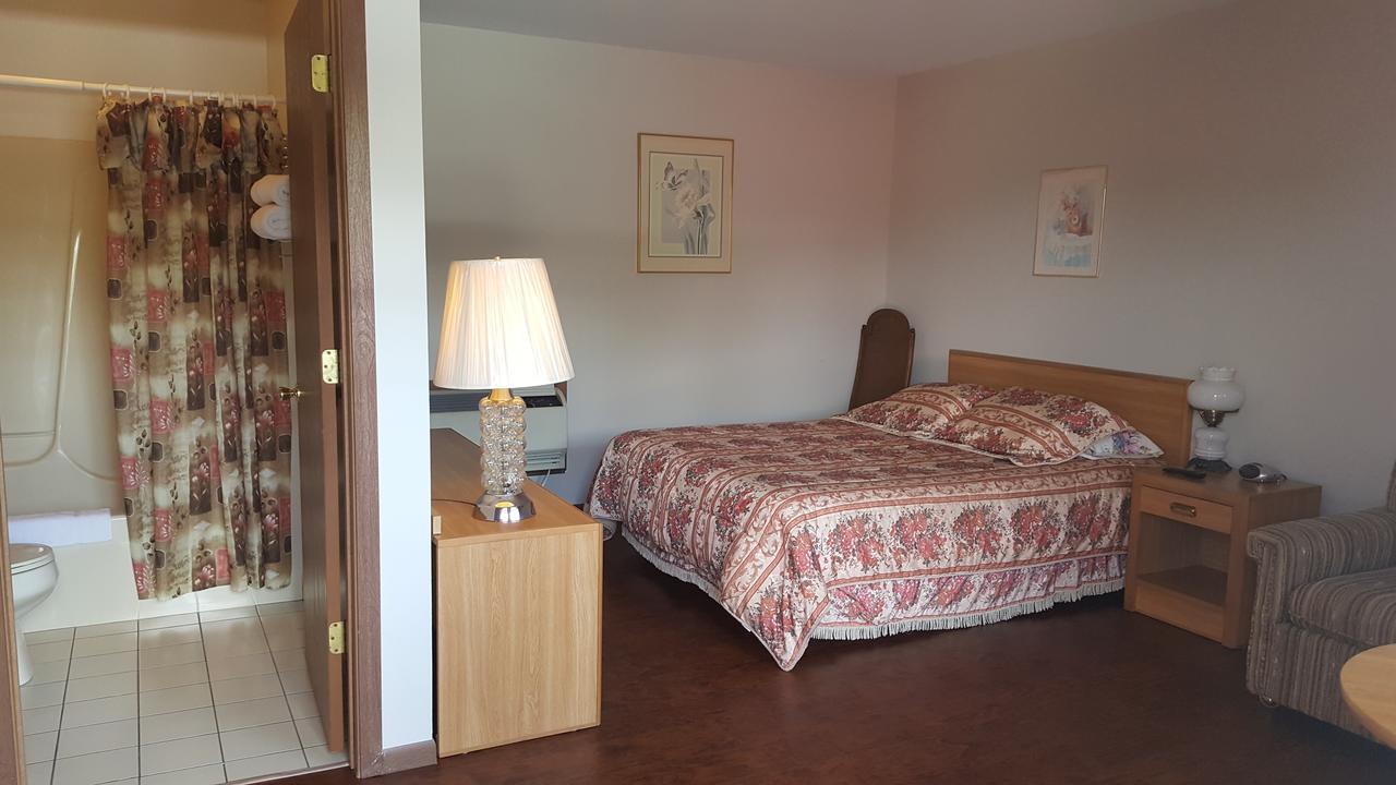 Alpine Motel In Heart Of Wisconsin Dells Downtown. Εξωτερικό φωτογραφία