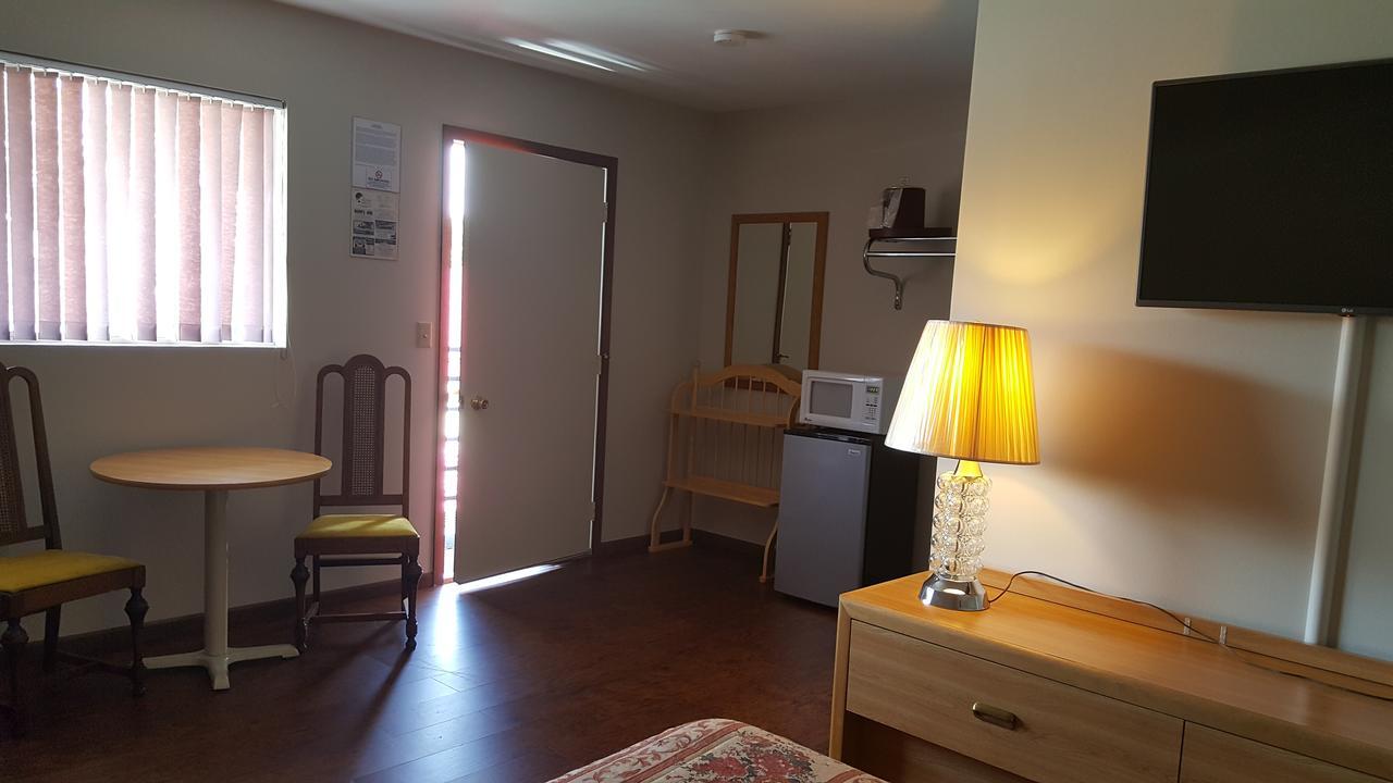 Alpine Motel In Heart Of Wisconsin Dells Downtown. Εξωτερικό φωτογραφία